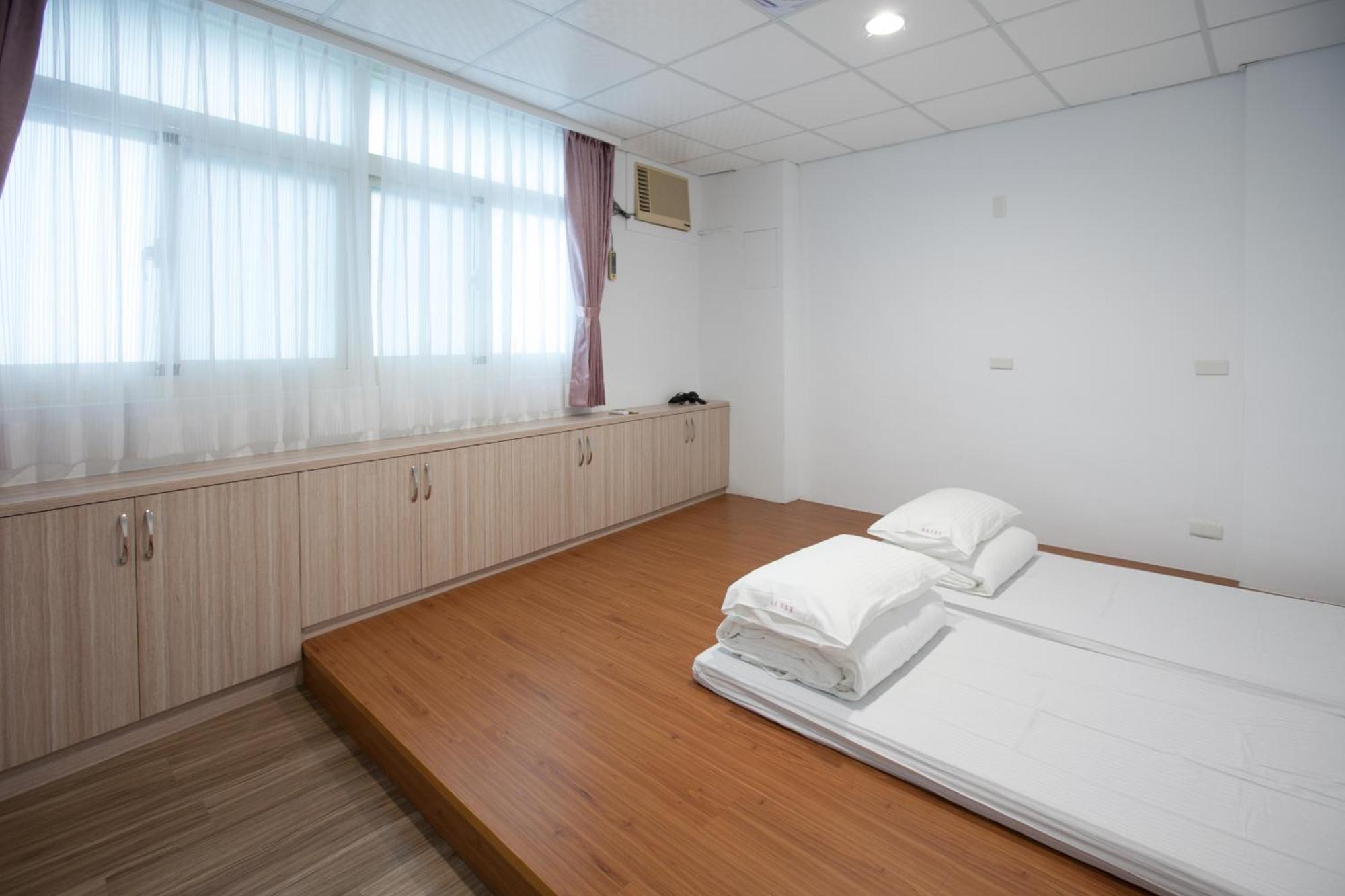 Captain Not At Home Hualien City Exterior photo